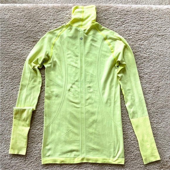 Lululemon Athletica Run Swiftly Long Sleeve Turtleneck Tee - Picture 6 of 6